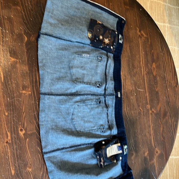 Girls Size 14 Zip Up Denim Skirt with Pockets - Picture 3 of 8